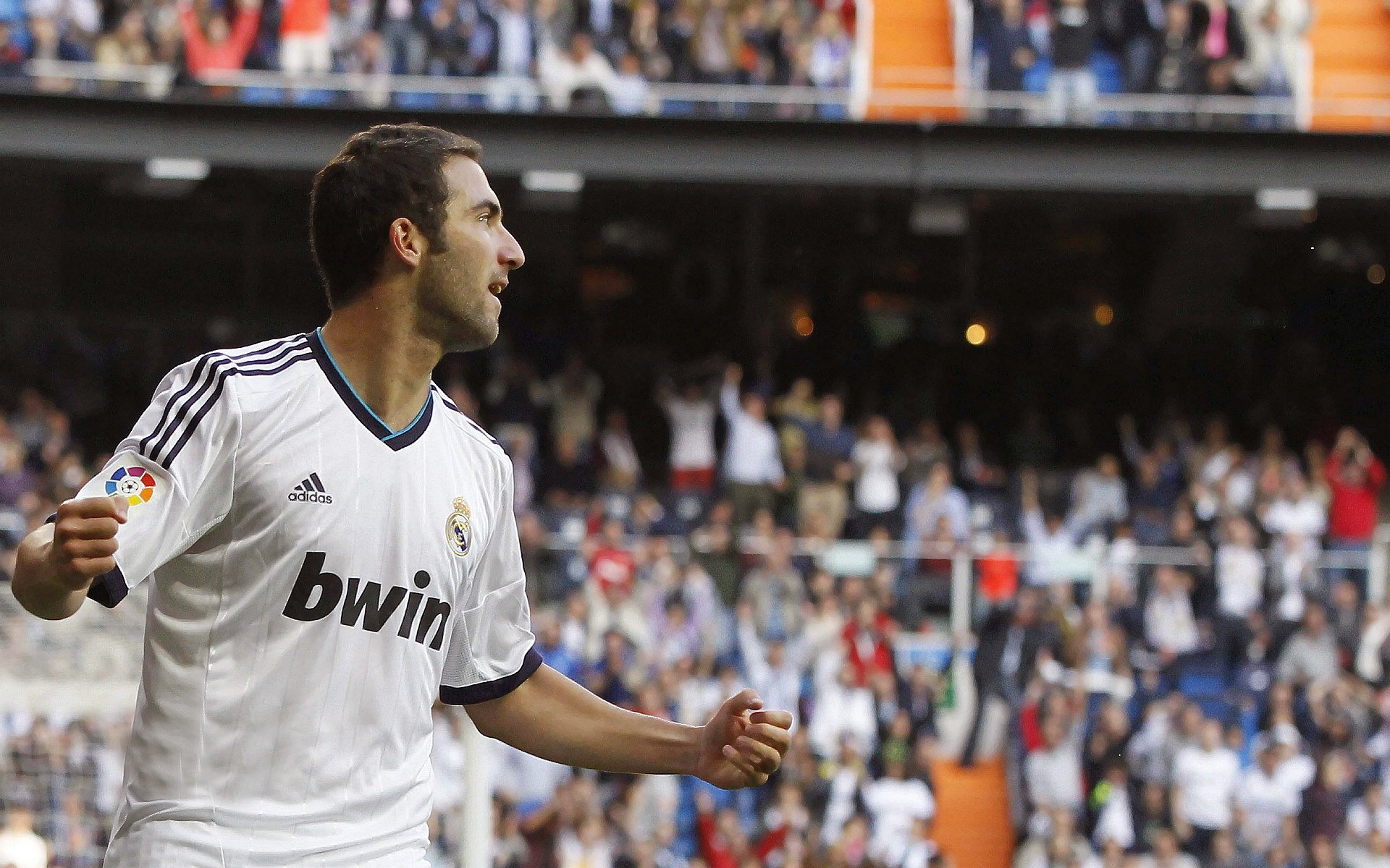 包含国王杯战况：莱比锡防线稳固，罗马进攻受阻，字母哥成最佳的词条